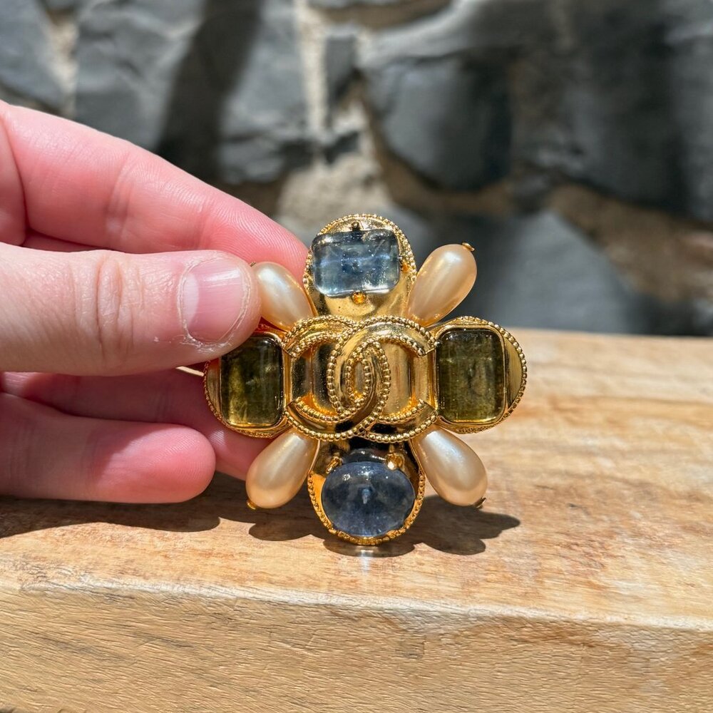 Chanel Vintage 97A CC Gripoix Byzantine Gold-tone Brooch